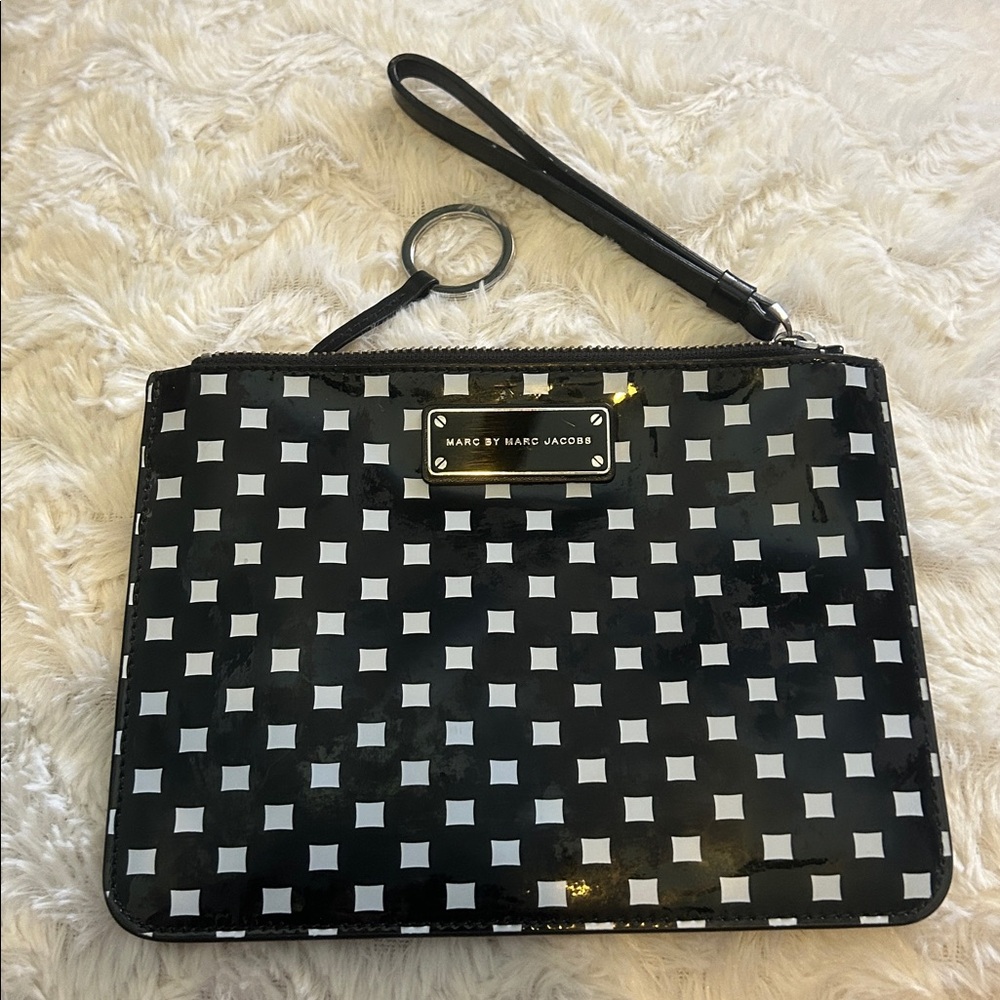 Marc by Marc Jacobs “The Queen’s Gambit” Checkered Patent Pouch - Picture 5 of 8